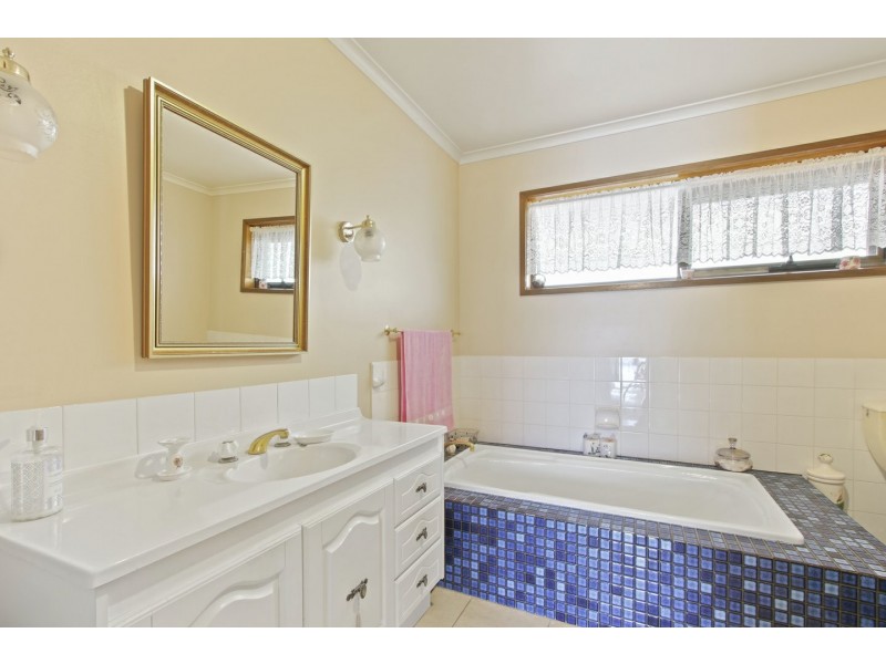 Unit 2/28 Queen Street, Paynesville VIC 3880