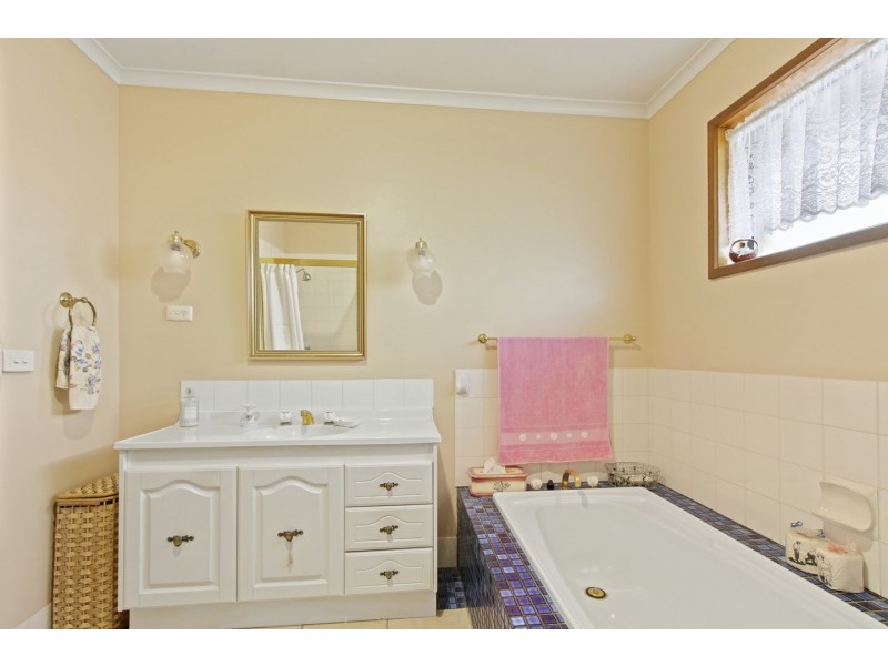 Unit 2/28 Queen Street, Paynesville VIC 3880