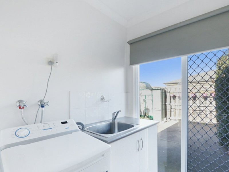 Unit 11/9-11 Wellington Street, Paynesville VIC 3880