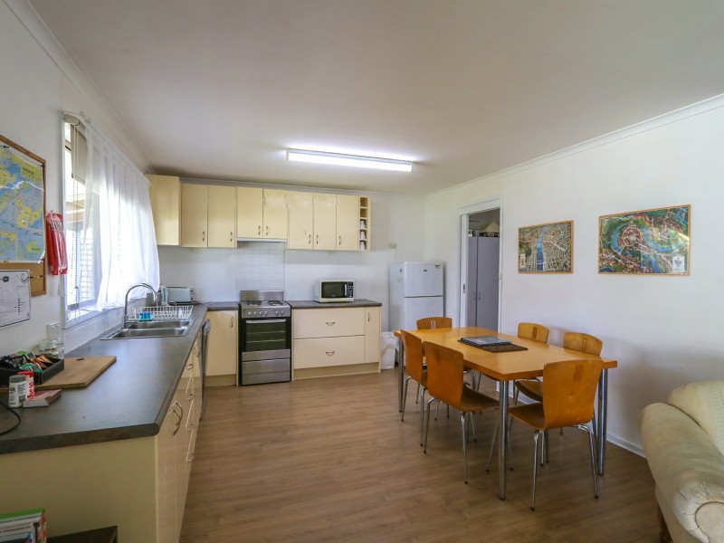 25 Eighth Avenue, Raymond Island VIC 3880