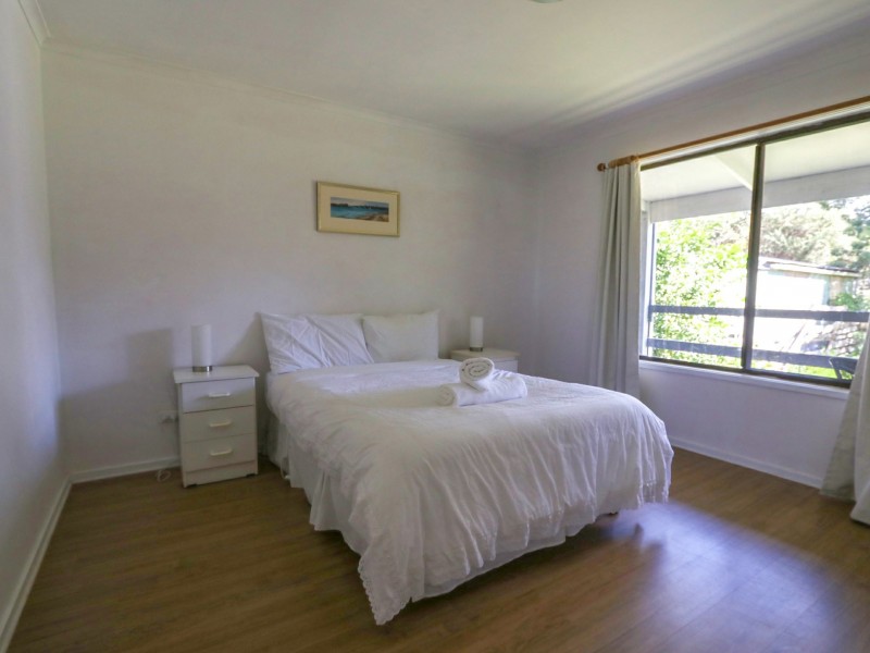 25 Eighth Avenue, Raymond Island VIC 3880