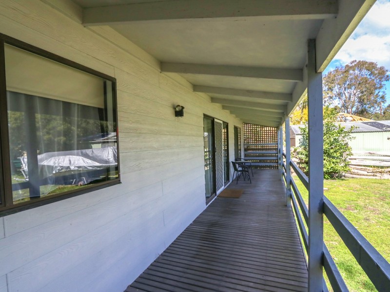 25 Eighth Avenue, Raymond Island VIC 3880