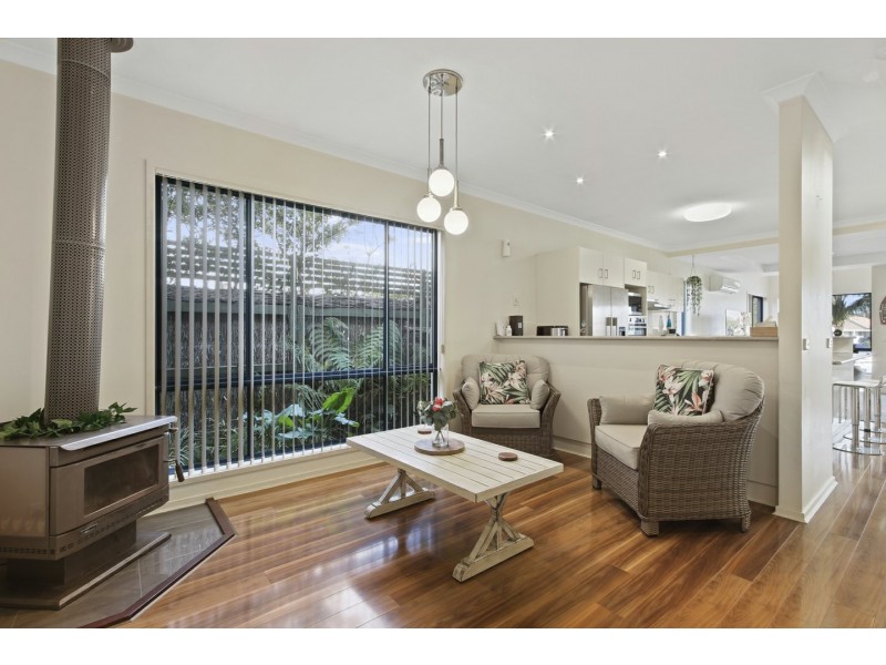 2/32 Aquarius Way, Paynesville VIC 3880