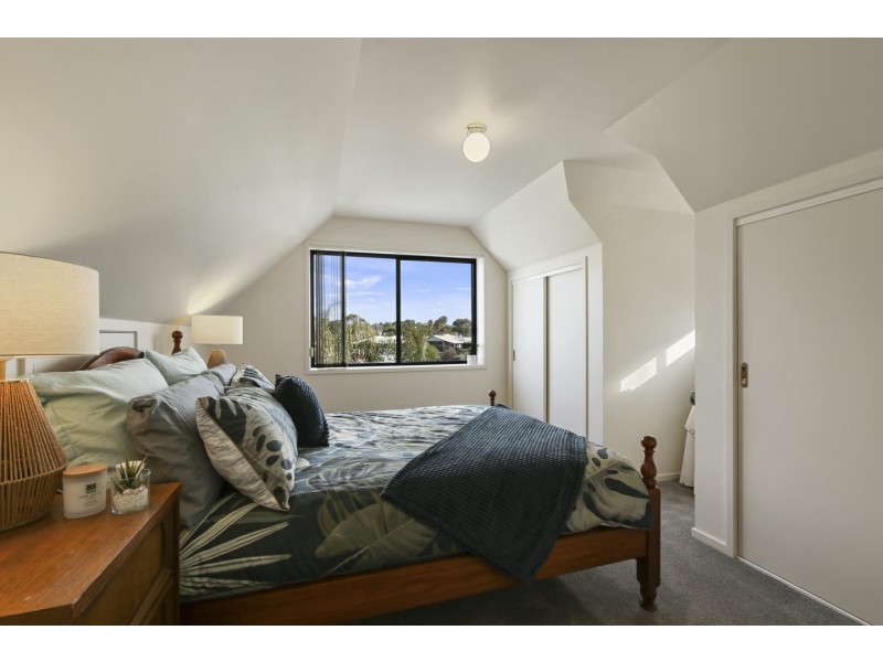 2/32 Aquarius Way, Paynesville VIC 3880