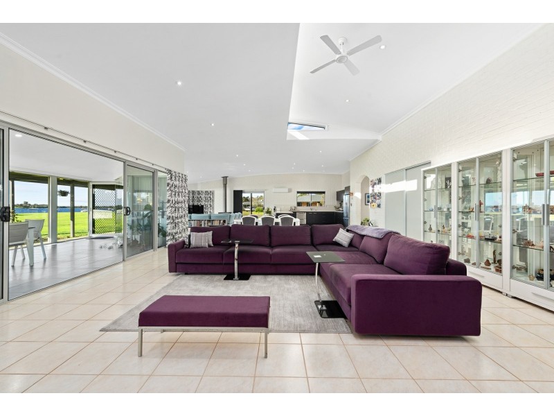 19 Lake Shore Drive, Newlands Arm VIC 3875