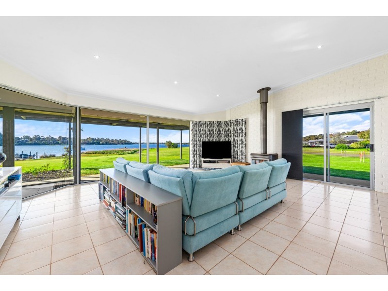 19 Lake Shore Drive, Newlands Arm VIC 3875