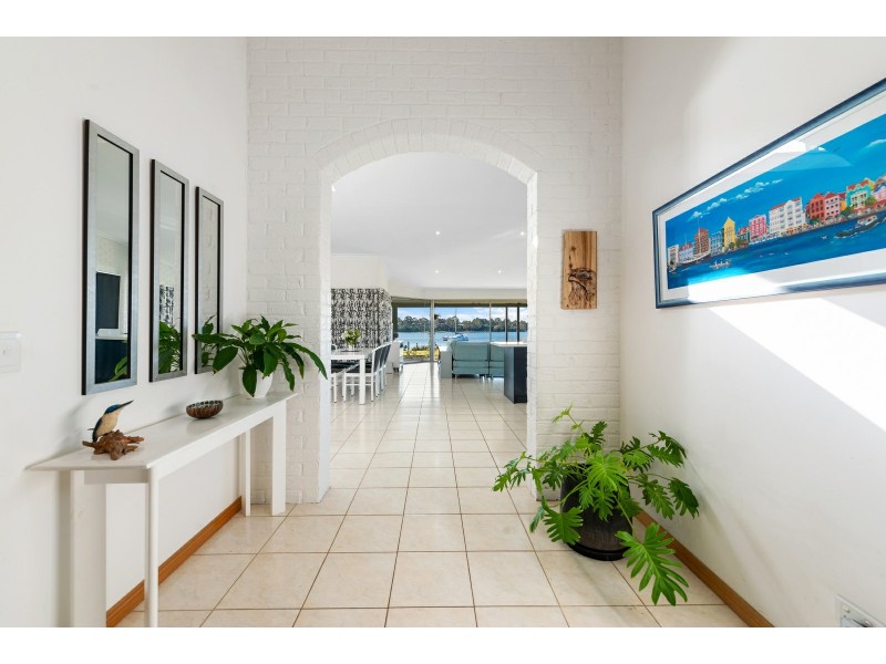 19 Lake Shore Drive, Newlands Arm VIC 3875
