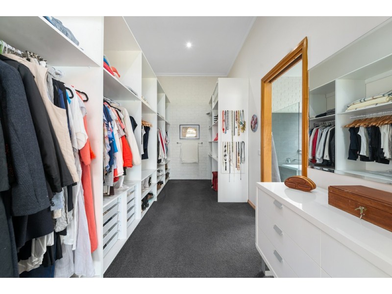 19 Lake Shore Drive, Newlands Arm VIC 3875