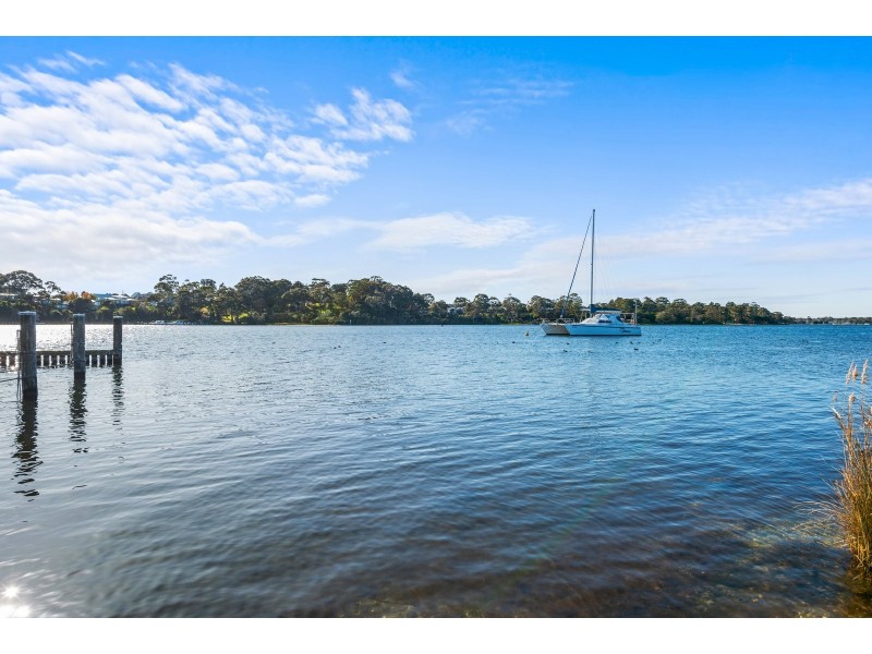 19 Lake Shore Drive, Newlands Arm VIC 3875
