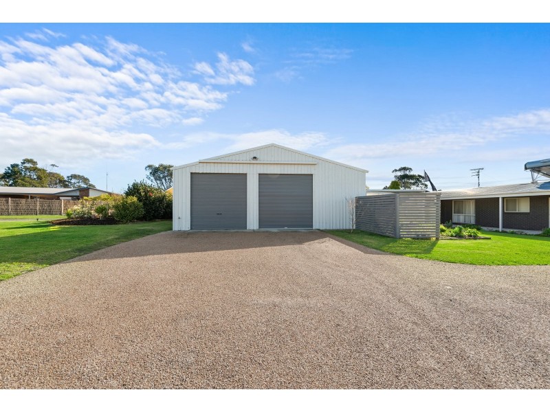19 Lake Shore Drive, Newlands Arm VIC 3875