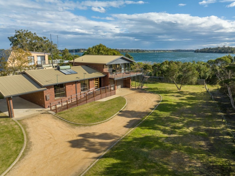 44-46 Fourth Avenue, Raymond Island VIC 3880