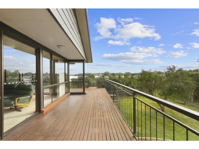 44-46 Fourth Avenue, Raymond Island VIC 3880