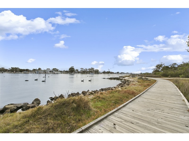 44-46 Fourth Avenue, Raymond Island VIC 3880