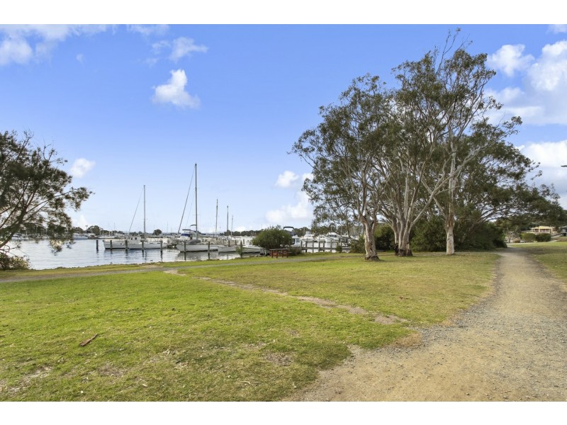 44-46 Fourth Avenue, Raymond Island VIC 3880