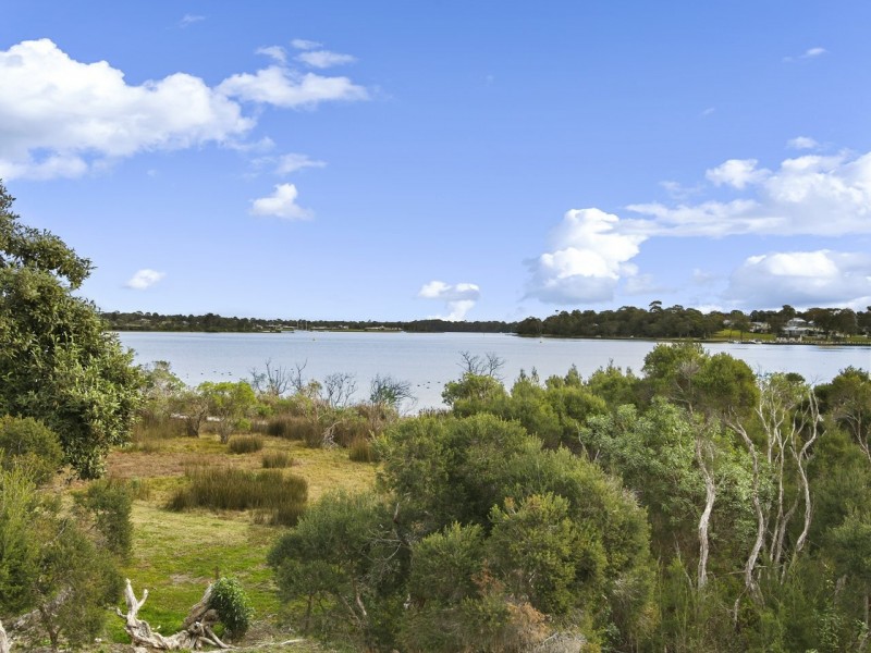 44-46 Fourth Avenue, Raymond Island VIC 3880