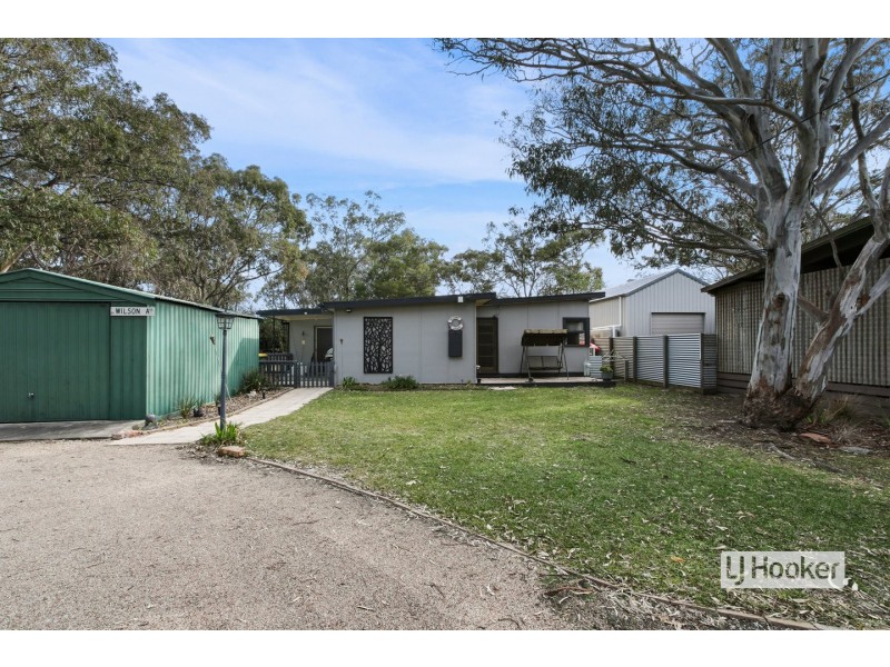 32 Fourth Avenue, Raymond Island VIC 3880