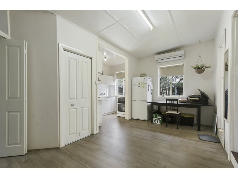 32 Fourth Avenue, Raymond Island VIC 3880