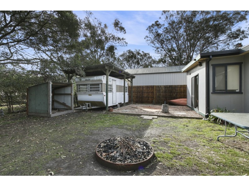 32 Fourth Avenue, Raymond Island VIC 3880