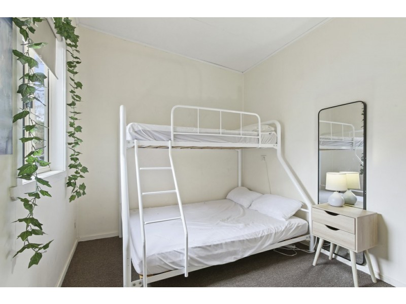 32 Fourth Avenue, Raymond Island VIC 3880