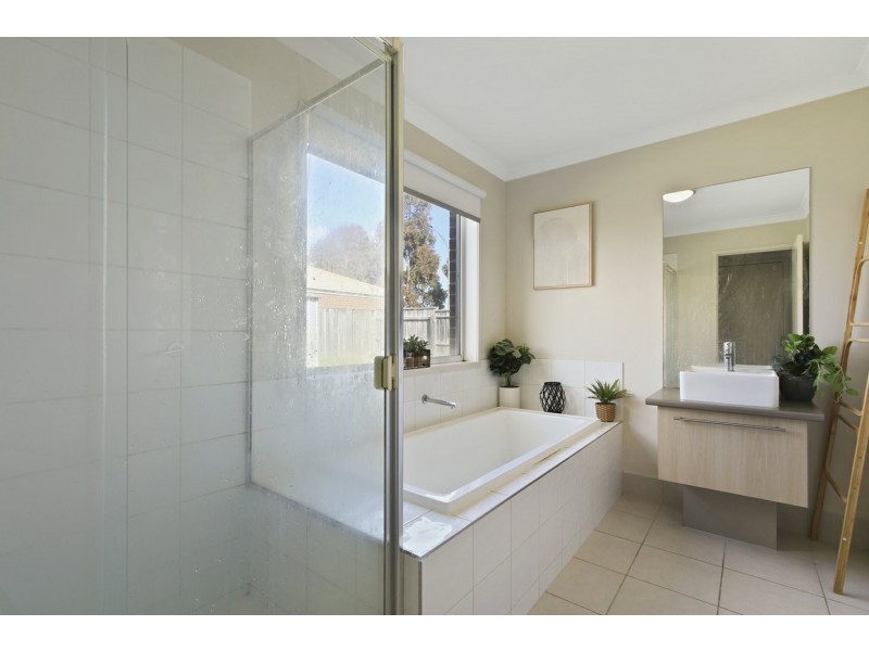 15 Coast Avenue, Paynesville VIC 3880