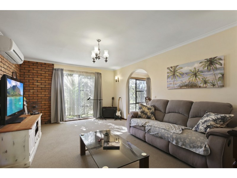 6 Newton Close, Paynesville VIC 3880