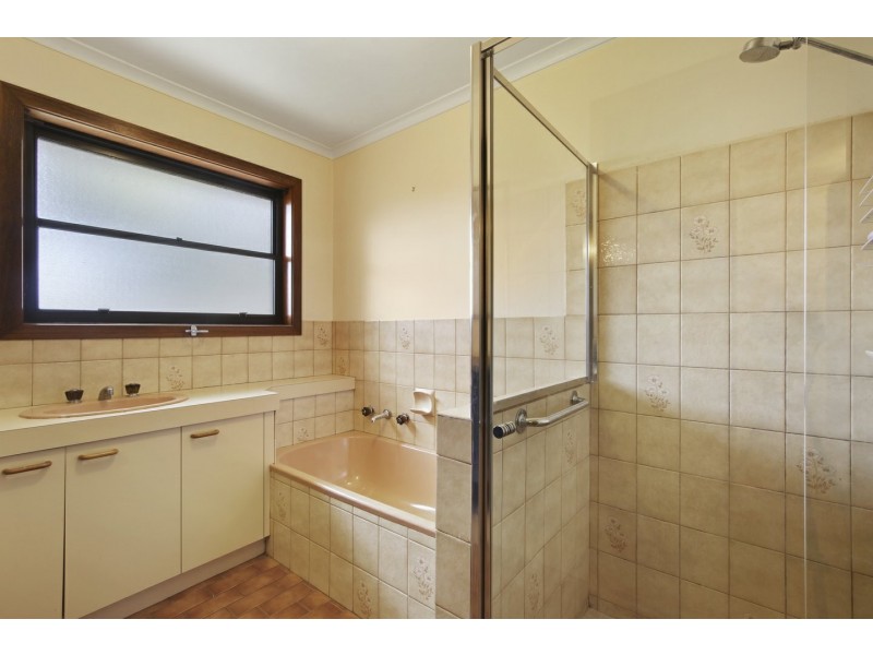 6 Newton Close, Paynesville VIC 3880