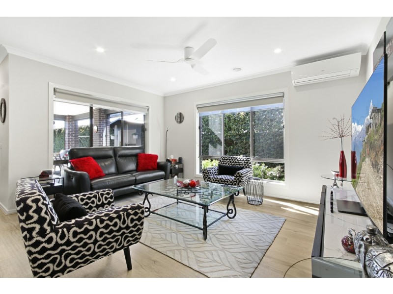 34 Aquabella Drive, Eagle Point VIC 3878