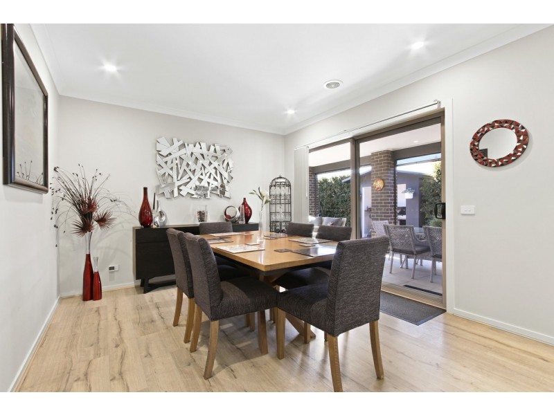 34 Aquabella Drive, Eagle Point VIC 3878