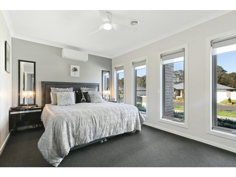 34 Aquabella Drive, Eagle Point VIC 3878