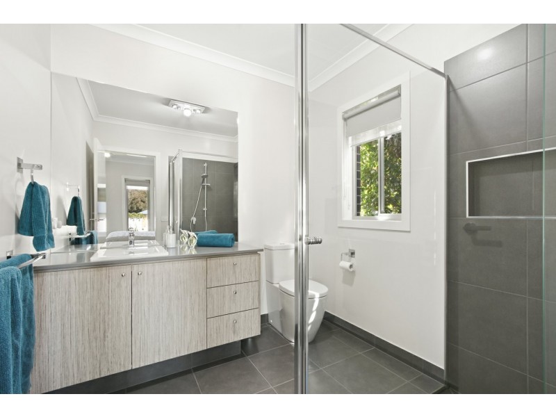 34 Aquabella Drive, Eagle Point VIC 3878