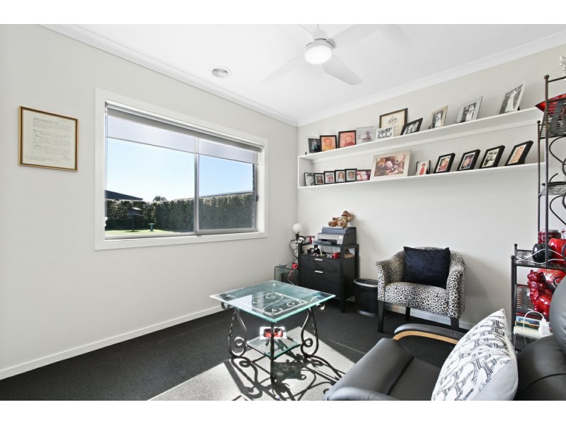 34 Aquabella Drive, Eagle Point VIC 3878