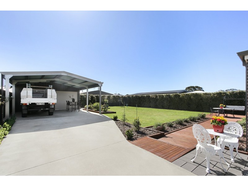 34 Aquabella Drive, Eagle Point VIC 3878