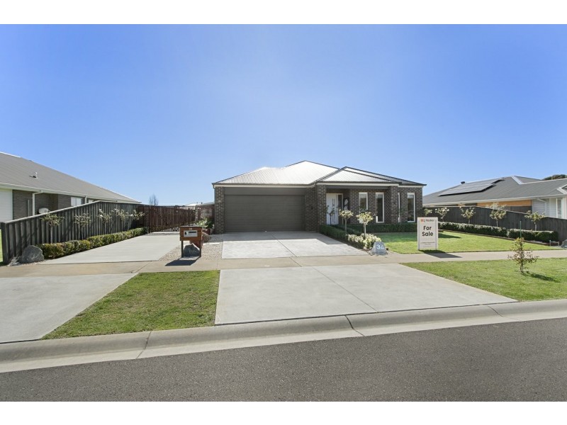 34 Aquabella Drive, Eagle Point VIC 3878