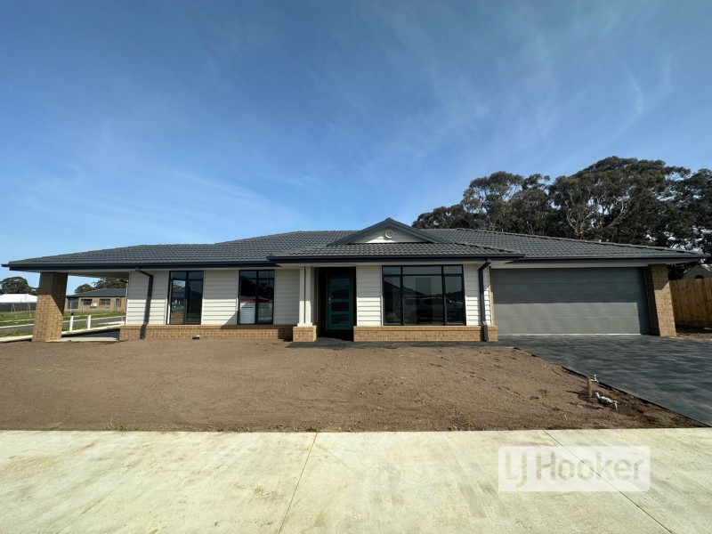 17 Ilfracombe Way, Paynesville VIC 3880