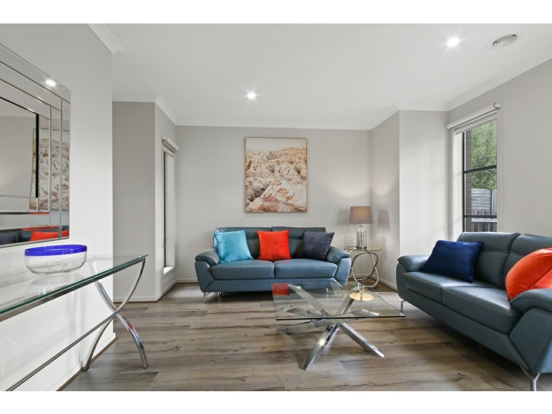 10 McMillan Grove, Paynesville VIC 3880