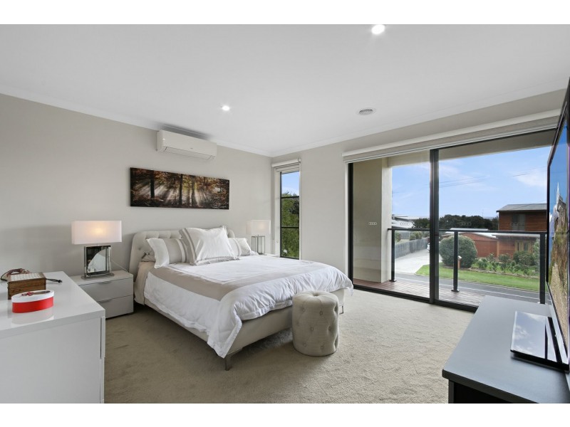 10 McMillan Grove, Paynesville VIC 3880