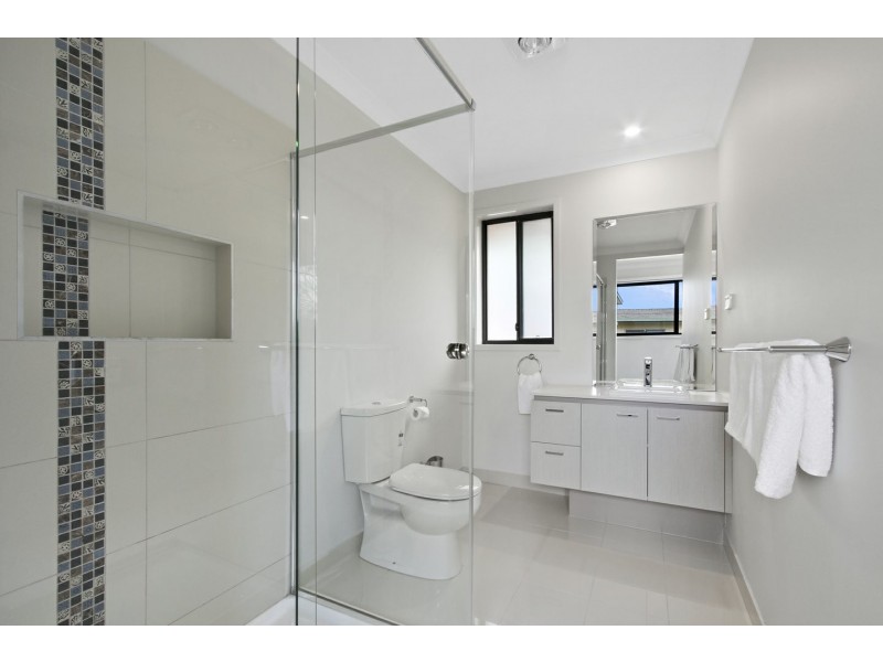 10 McMillan Grove, Paynesville VIC 3880