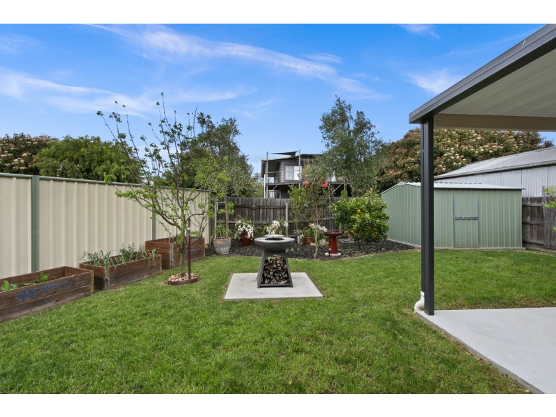 10 McMillan Grove, Paynesville VIC 3880