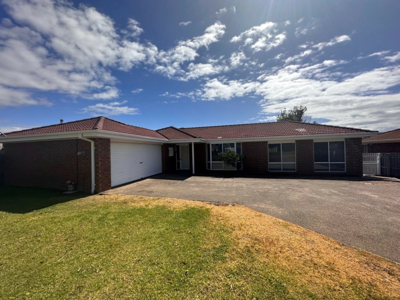 100 Newlands Drive, Paynesville VIC 3880