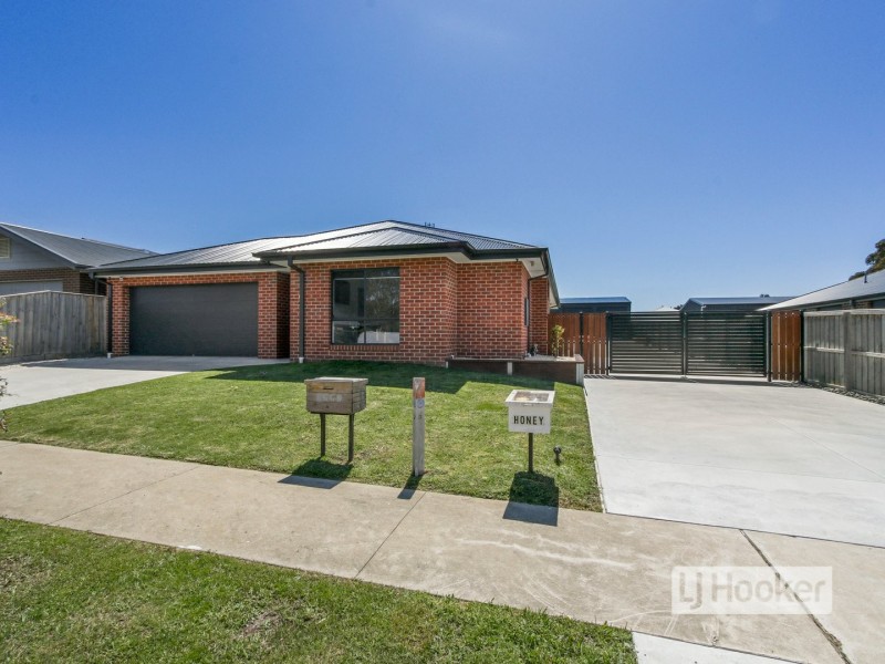 26 Aquabella Drive, Eagle Point VIC 3878