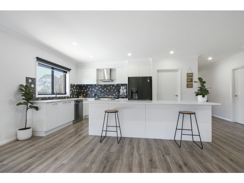 26 Aquabella Drive, Eagle Point VIC 3878