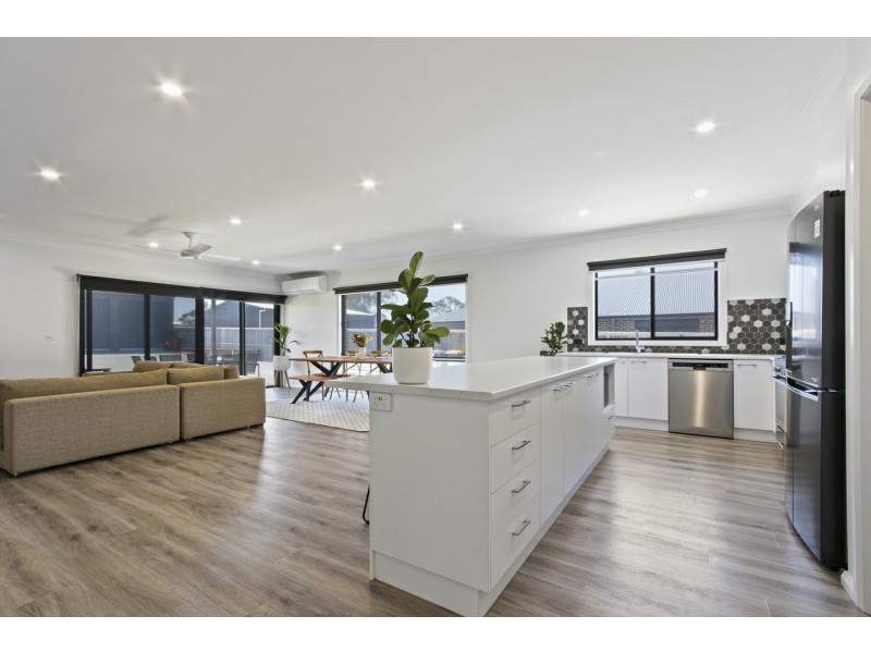 26 Aquabella Drive, Eagle Point VIC 3878