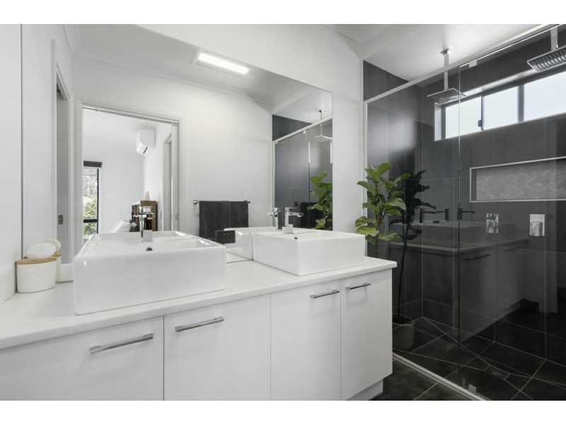 26 Aquabella Drive, Eagle Point VIC 3878