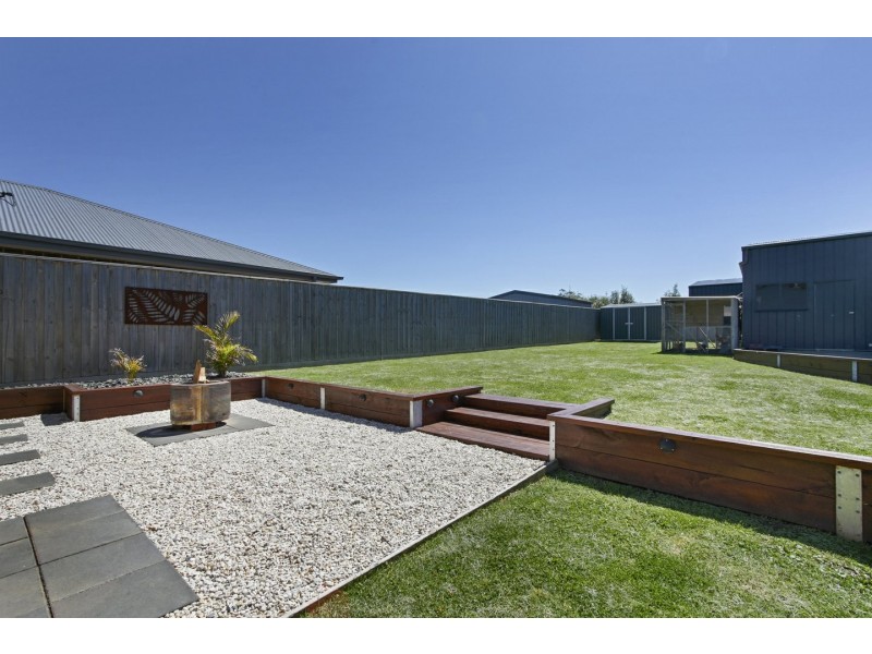 26 Aquabella Drive, Eagle Point VIC 3878