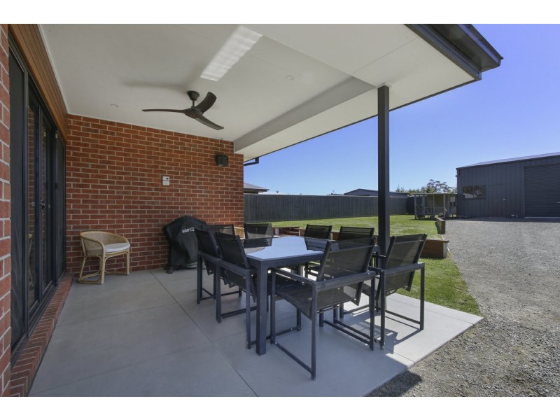 26 Aquabella Drive, Eagle Point VIC 3878