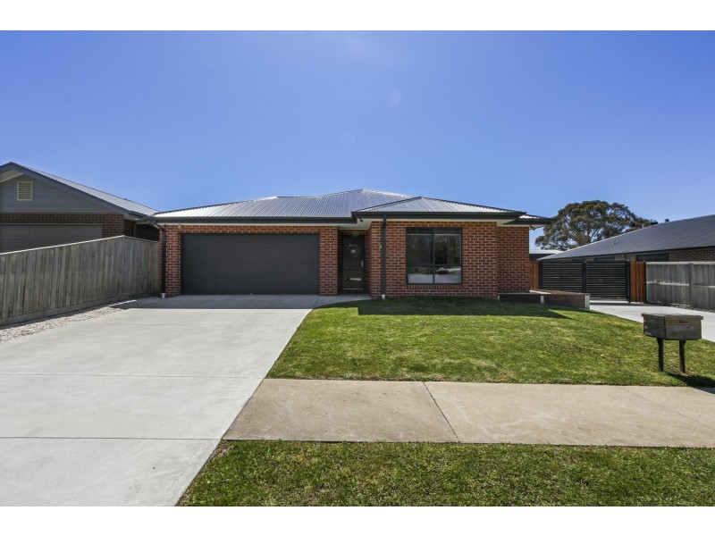 26 Aquabella Drive, Eagle Point VIC 3878