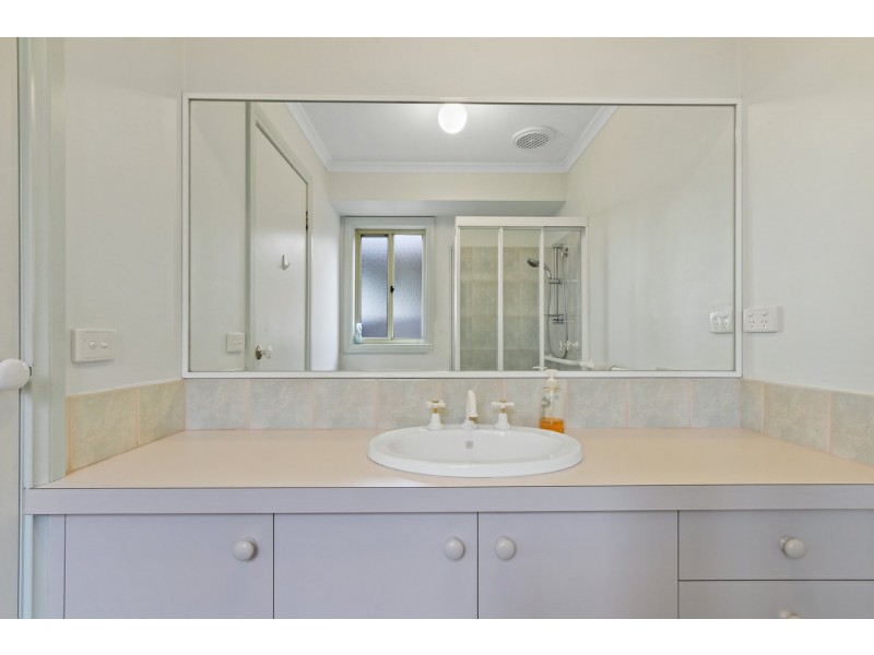 12 Milton Avenue, Paynesville VIC 3880