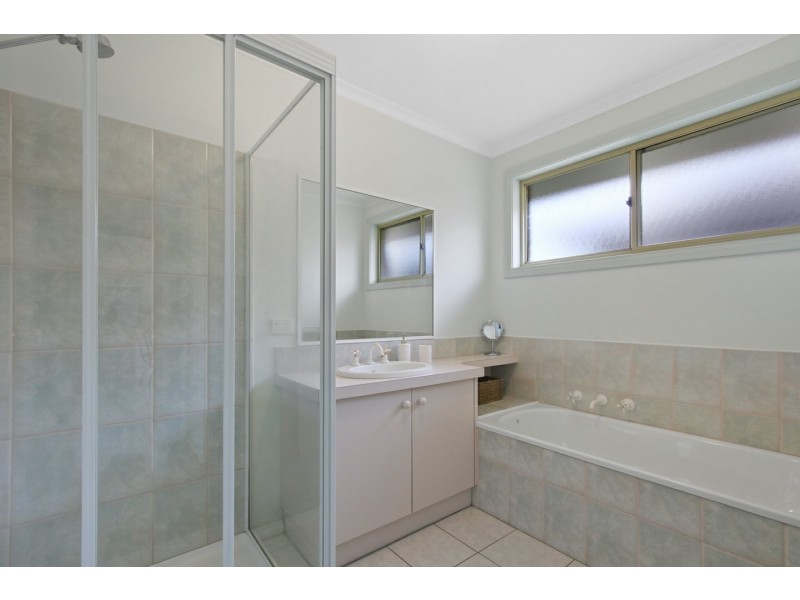 12 Milton Avenue, Paynesville VIC 3880