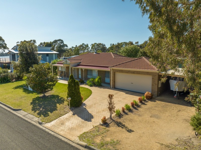 37 Lake Shore Drive, Newlands Arm VIC 3875