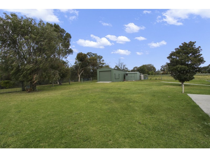37 Lake Shore Drive, Newlands Arm VIC 3875